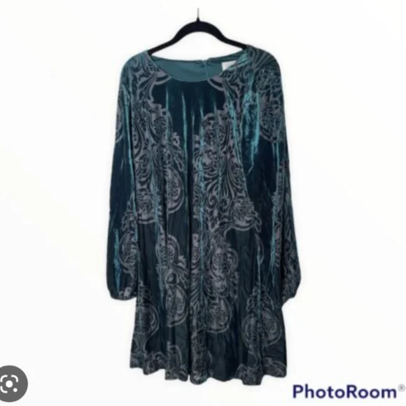 Eliza J green velvet size 10 above knee dress